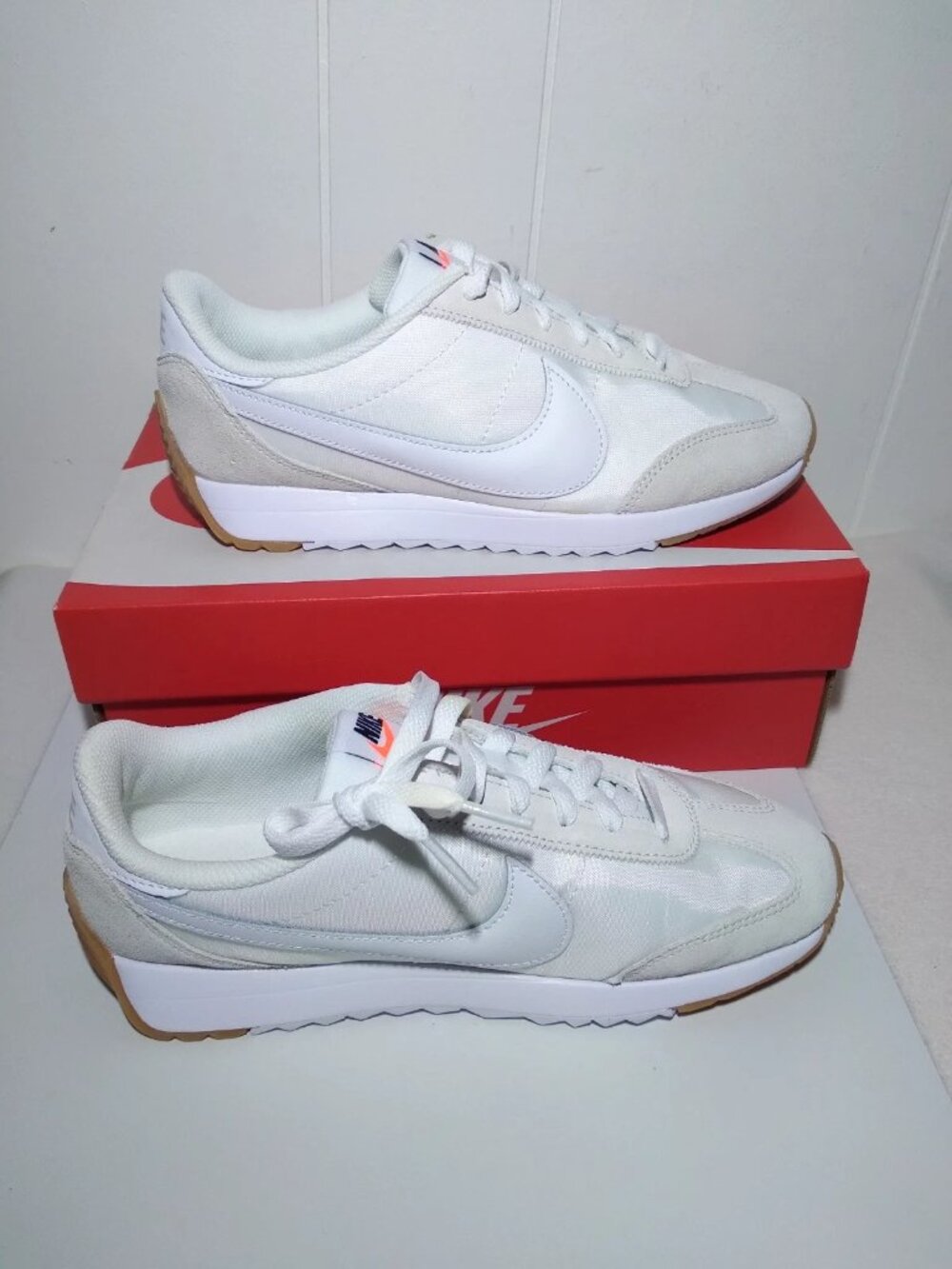 Nike Pacific Sneakers Lace Up Comfort HM4771-103 White Logo Womens Size 8 New